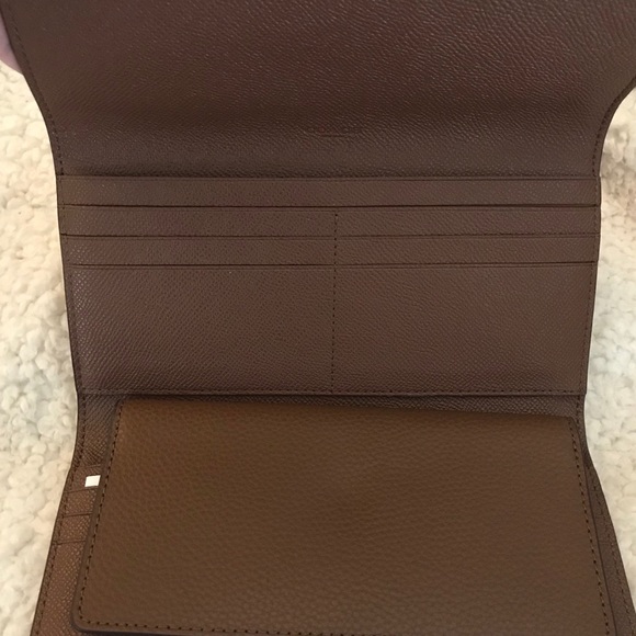 ❤️SOLD❤️Coach checkbook wallet - Picture 3 of 5
